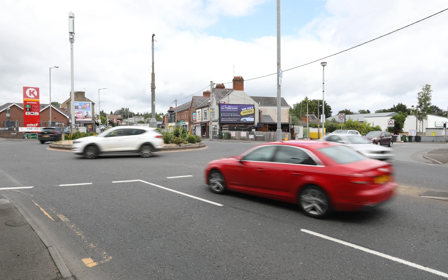 cycle 14 armagh railway street traffic